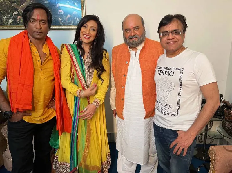 Prashant Narayanan,Rituparna Sengupta,Jiten Mukhi & Mukesh Modi