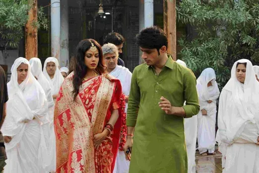 MEERA CHOPRA AND DIRECTOR SANDEEP SINGH ON SET OF  FILM-SAFED