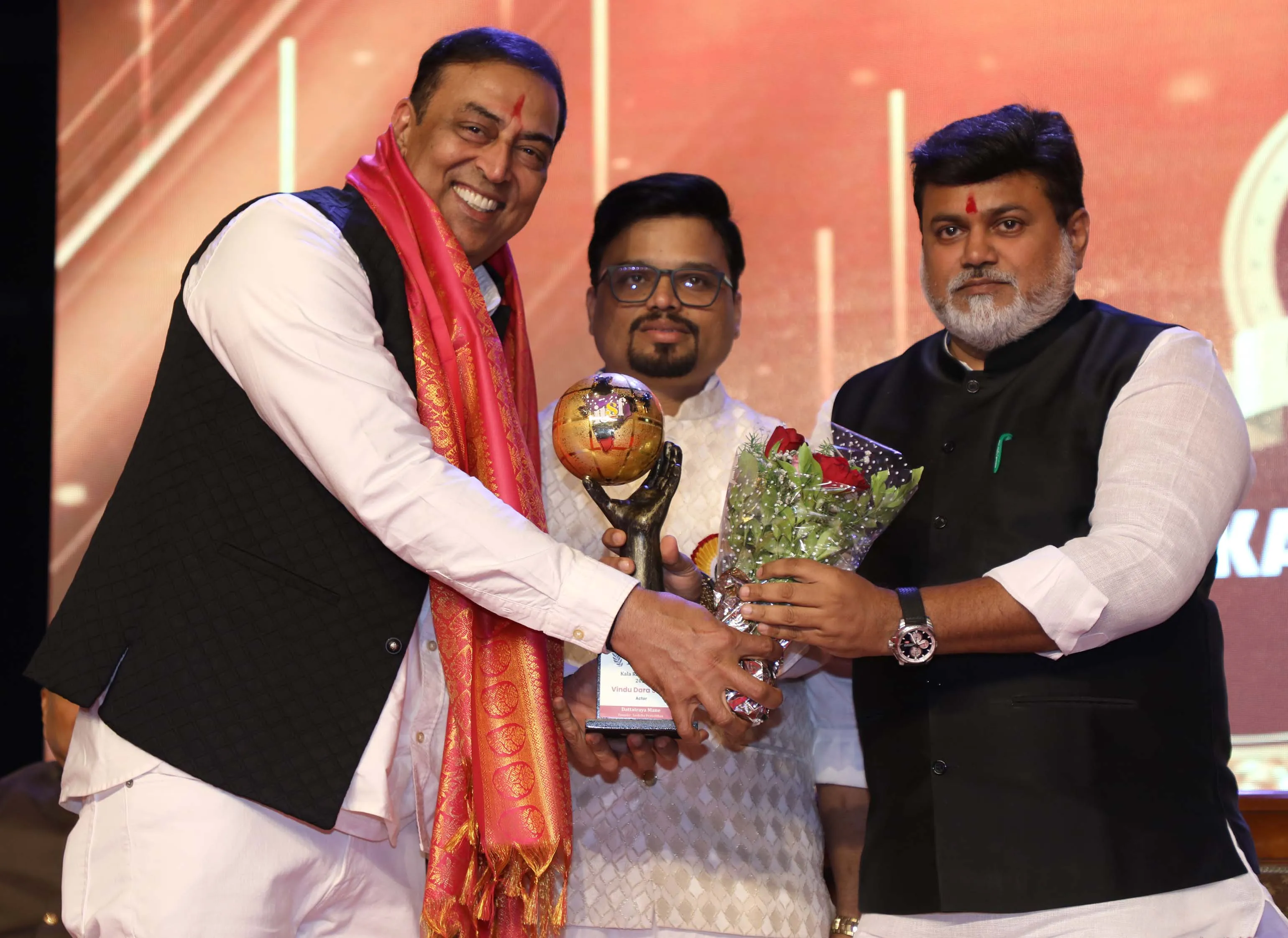 Vindu Dara Singh,Dattatraya Mane & Uday Samant