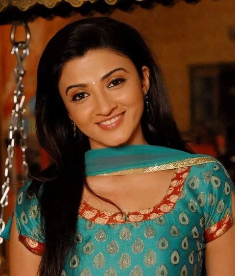 Suhasi Dhami will now be back on television with Zee Tv's new show  'Housewife Hai ... Sab Jaanti Hai'!