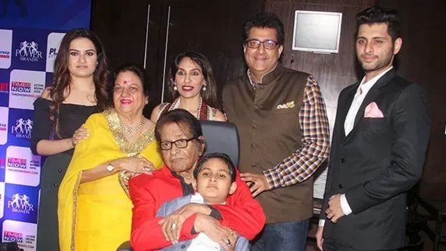 Manoj Kumar Family