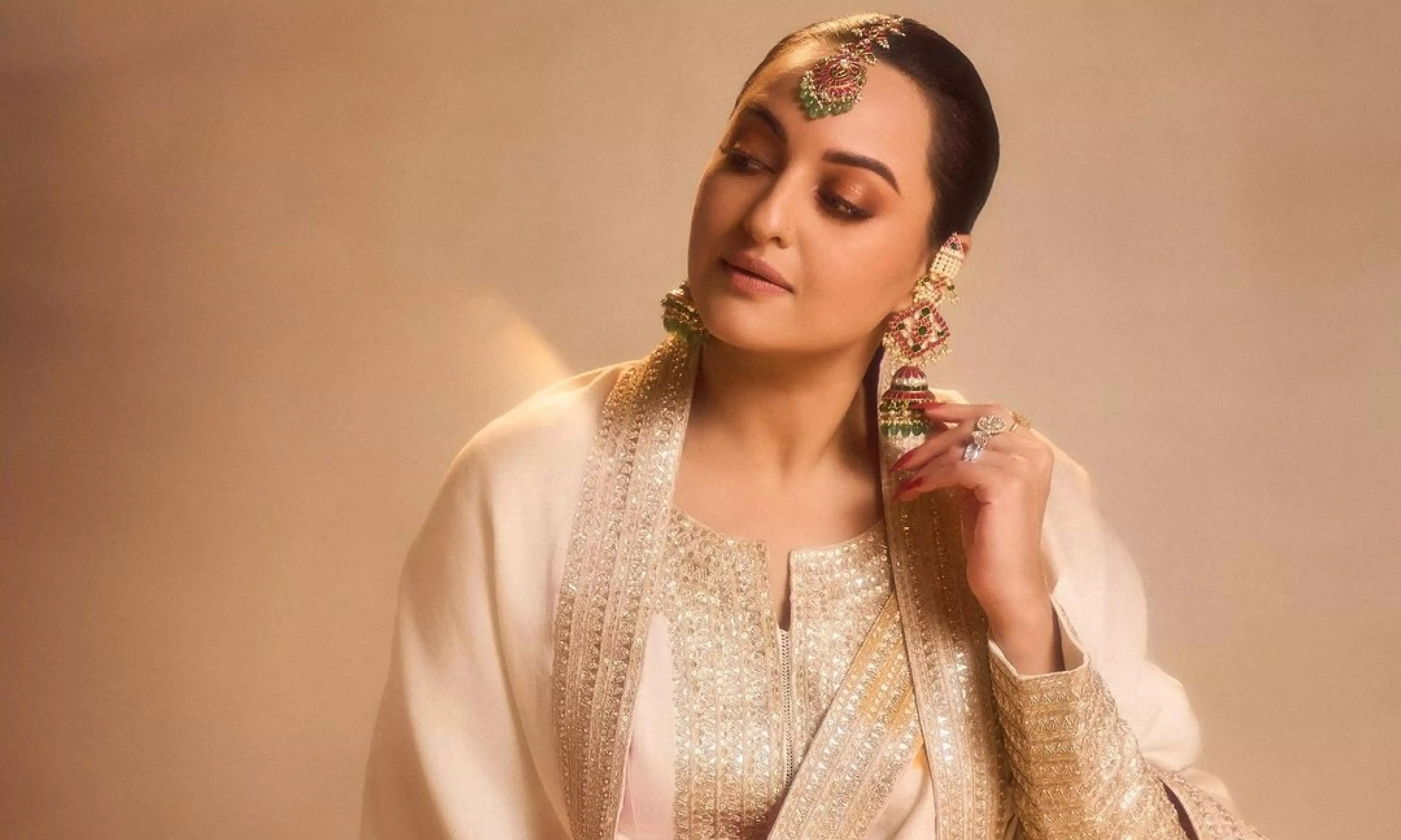 Sonakshi Sinha: A timeless, elegant beauty