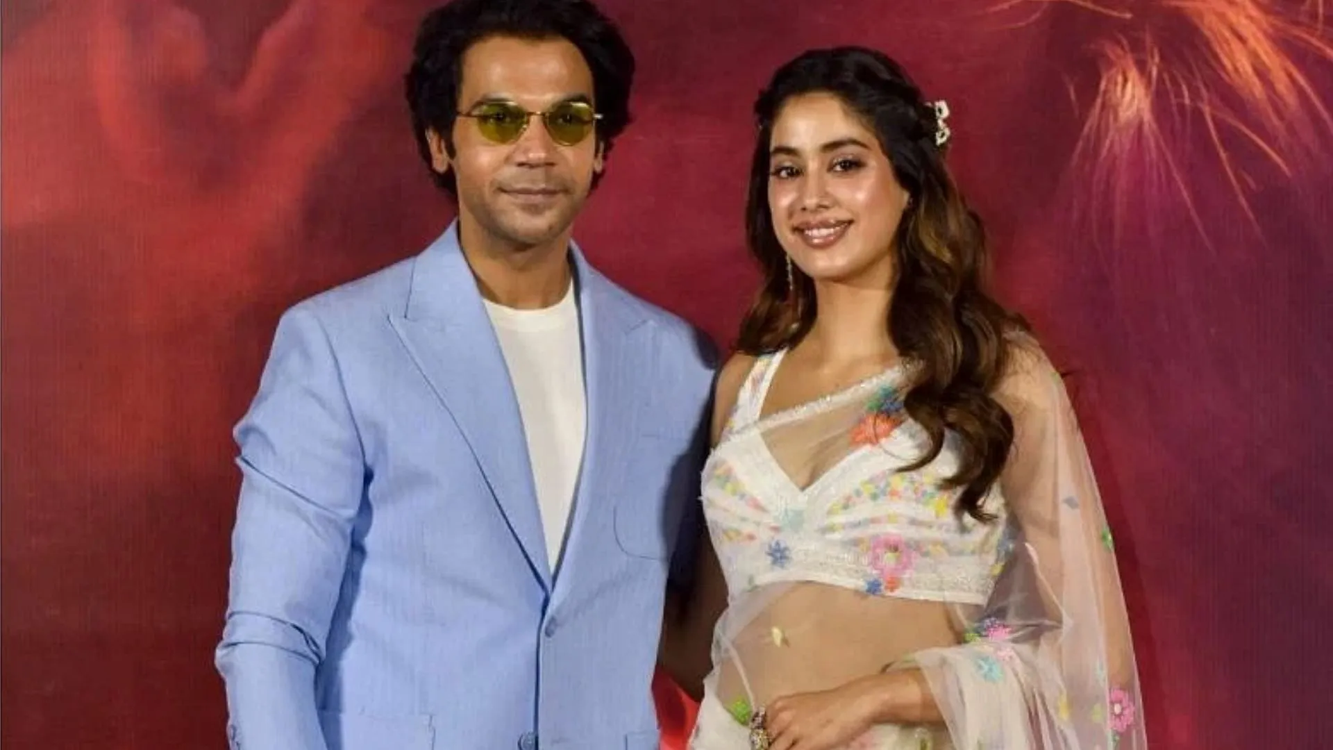 Jahnvi Kapoor Wish To Show Mr And Mrs Mahi To Ms Dhoni At Song Dekh Tenu  Launch Event - Entertainment News: Amar Ujala - Janhvi Kapoor:महेंद्र सिंह  धोनी को अपनी फिल्म दिखाना