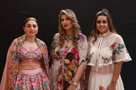 L-R (Shilpa Bammi Sikka, Aishwarya Bansal with Payal Kanodia)