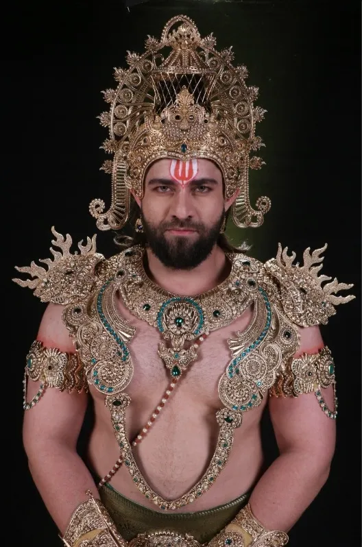 Mahir Pandhi's jaw-dropping transformation