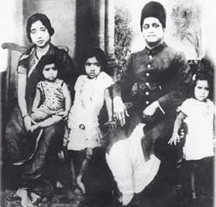 Even today I remain standing until Lata didi sits down - Asha Bhosle