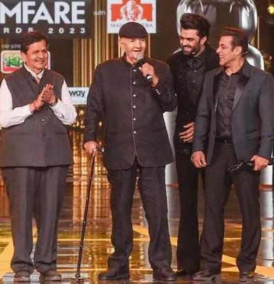 Salman Khan With Prem Chopra at 68th filmfare awards.