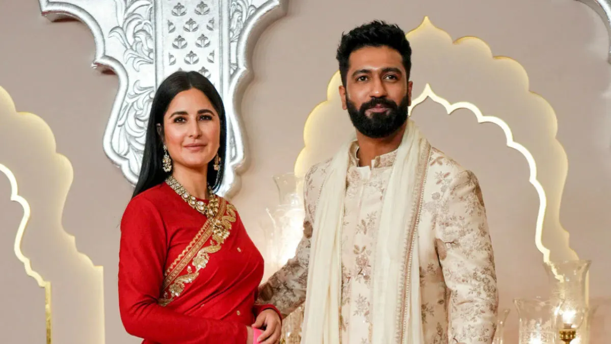 What Reminded Vicky Kaushal Of Katrina Kaif While Walking The Ramp With  Rashmika Mandanna | Republic World