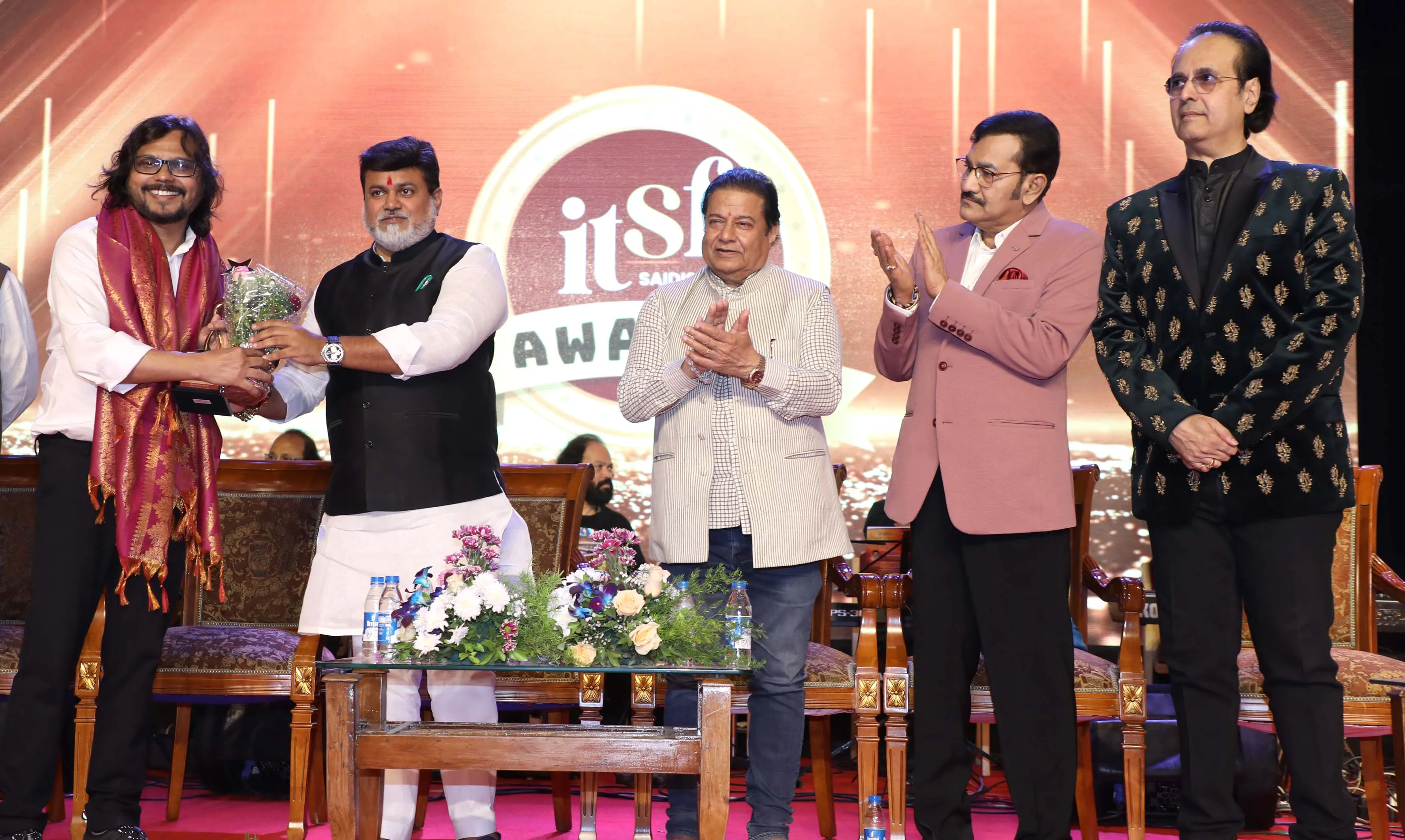 Kumarr,uday samant,anup jalota,sudesh bhosle & Ruhan Kapoor
