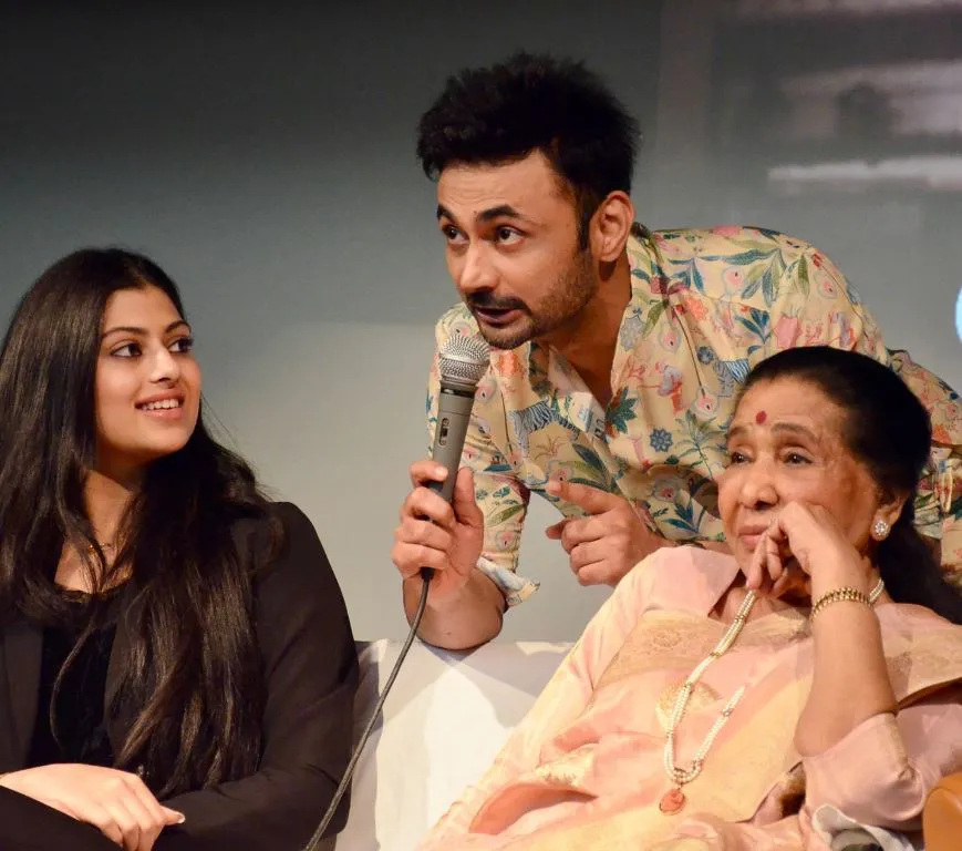 Asha Bhosle with Raj and Anmol