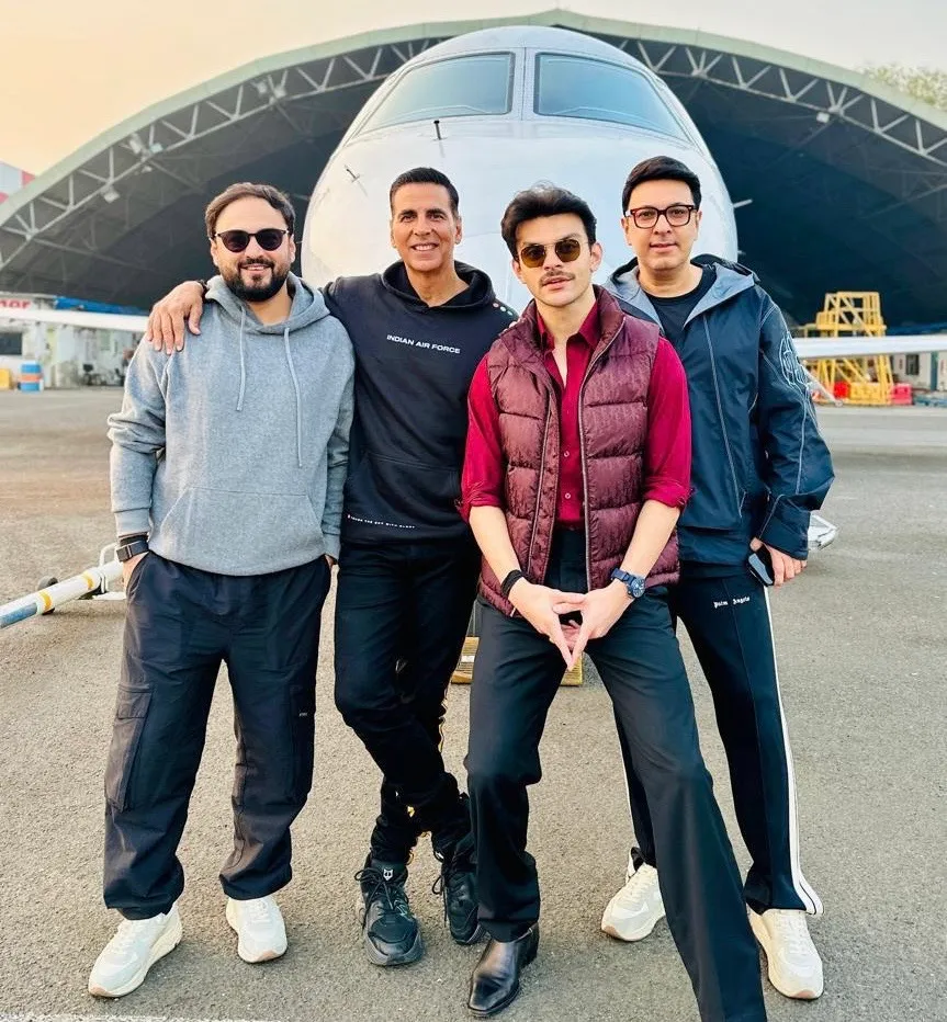 Sky Force: Akshay Kumar, Veer Pahariya, Amar Kaushik And Dinesh Vijan  Arrive In Delhi For Promotions; 4 Days To Go For Release