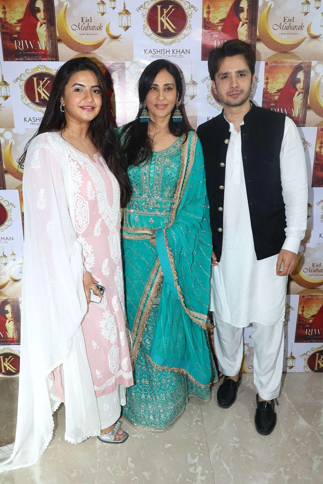 Meera Deosthale, Kashish khan,Zaan Khan