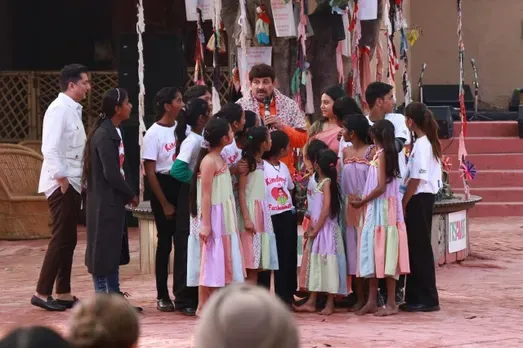 Member of Lok Sabha Manoj Tiwari with Lakshyam Kids