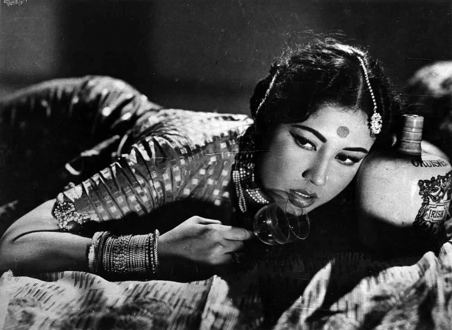 Meena Kumari’s Pain: Love, Control & Lost Freedom