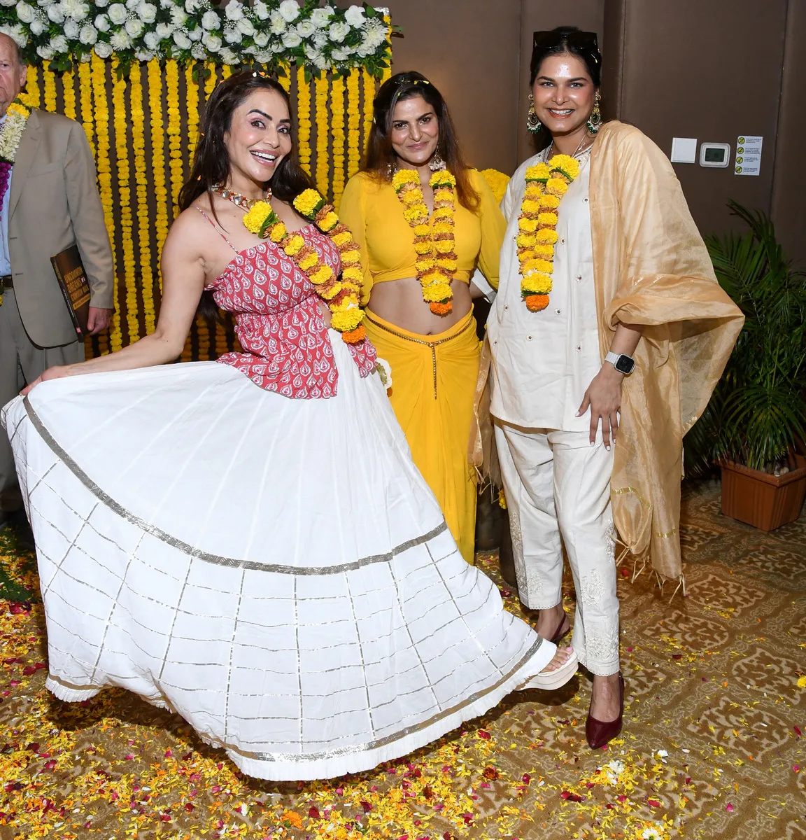 023. Nikita Rawal with Aastha Rawal DSC_4762