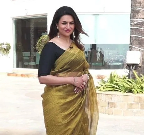 Divyanka 