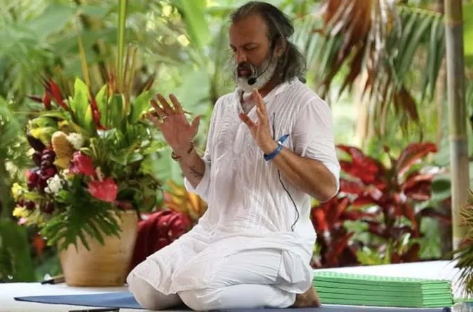 Kundanani Yoga Expert Bijay Anand Shares How The Dalai Lama Helped Him To  Hone His Meditation Practice