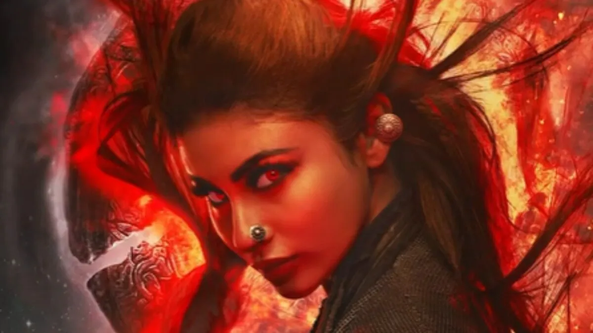 Mouni Roy as Junoon in Brahmastra Part One Shiva gives major Naagin vibes.  Watch - India Today