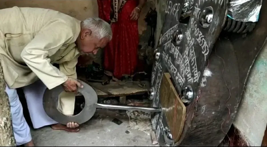 The world's largest lock prepared in Uttar Pradesh