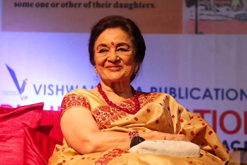 Asha Parekh who has given many hit films in three decades 