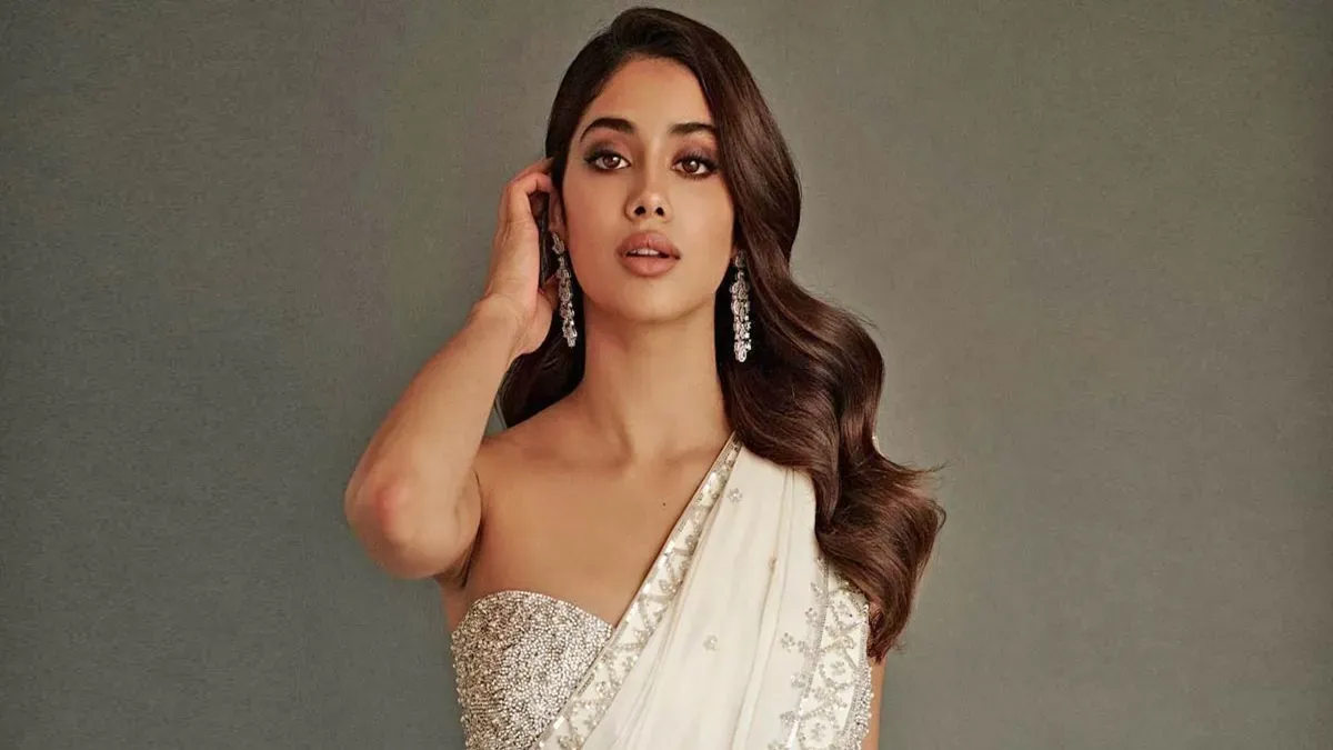 Janhvi Kapoor's health deteriorated, admitted to a hospital in Mumbai, when will she be discharged? | Janhvi Kapoor admitted in hospital due to food poisoning know what happened - Hindi Oneindia