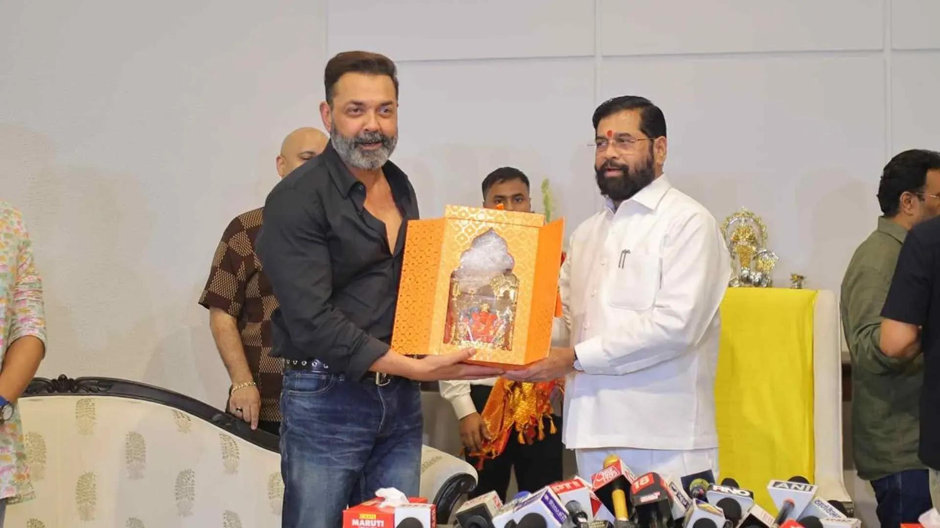 Maharashtra CM Eknath Shinde Launch Anand Dighe Legacy With Dharmaveer 2 Poster Launch Bobby Deol Was Guest - Entertainment News: Amar Ujala - Dharmaveer 2 Poster: Eknath Shinde released Dharmaveer 2