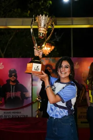 Falaq Naaz