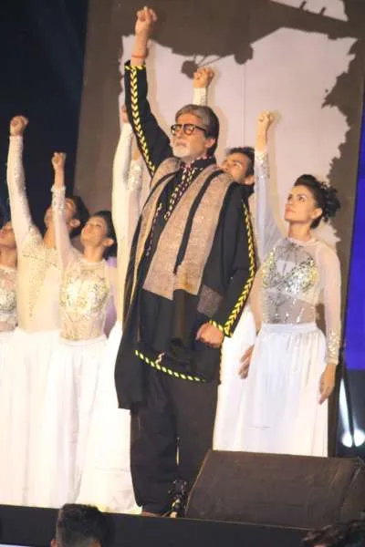 Amitabh Bachchan Aishwarya Rai Abhishek Gateway of India 26 11 mumbai  attack event