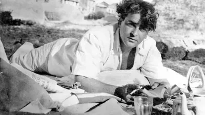 Prithviraj Kapoor's Death Anniversary: Here's everything you need to know  about Pakistan-born Indian actor – India TV