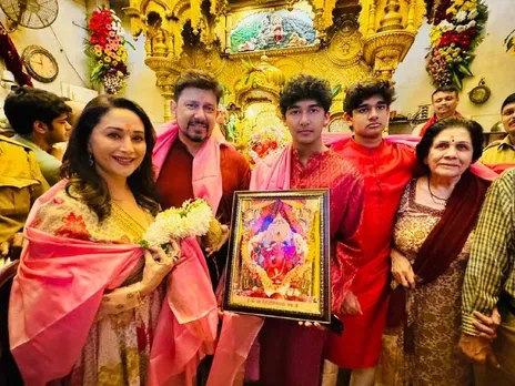 Madhuri Dixit reached Shri Siddhivinayak Temple to seek blessings for her film 'Panchak'.