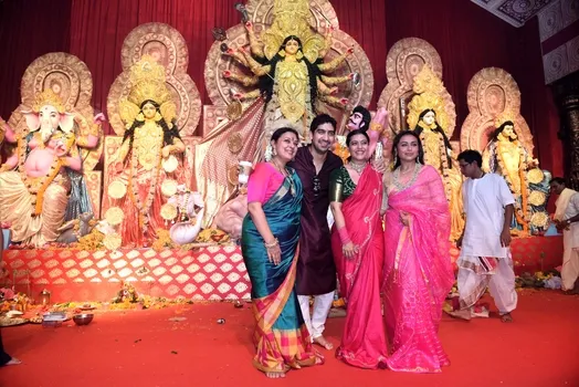 Durga Puja Entertainment Photo Actresses and sisters Ka...