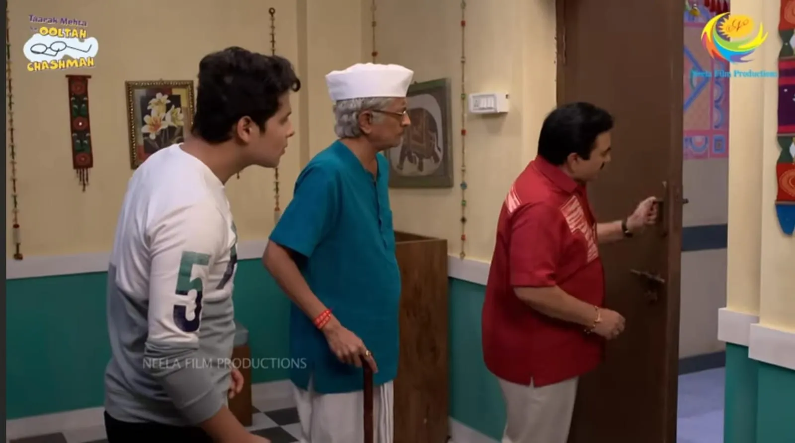 TMKOC: A stubborn door lock leaves the Gada family on edge!