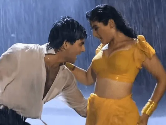 Raveena Tandon's Tip Tip Barsa to Katrina Kaif's Gale Lag Ja; Ten sizzling  Bollywood rain songs to listen on loop - IBTimes India