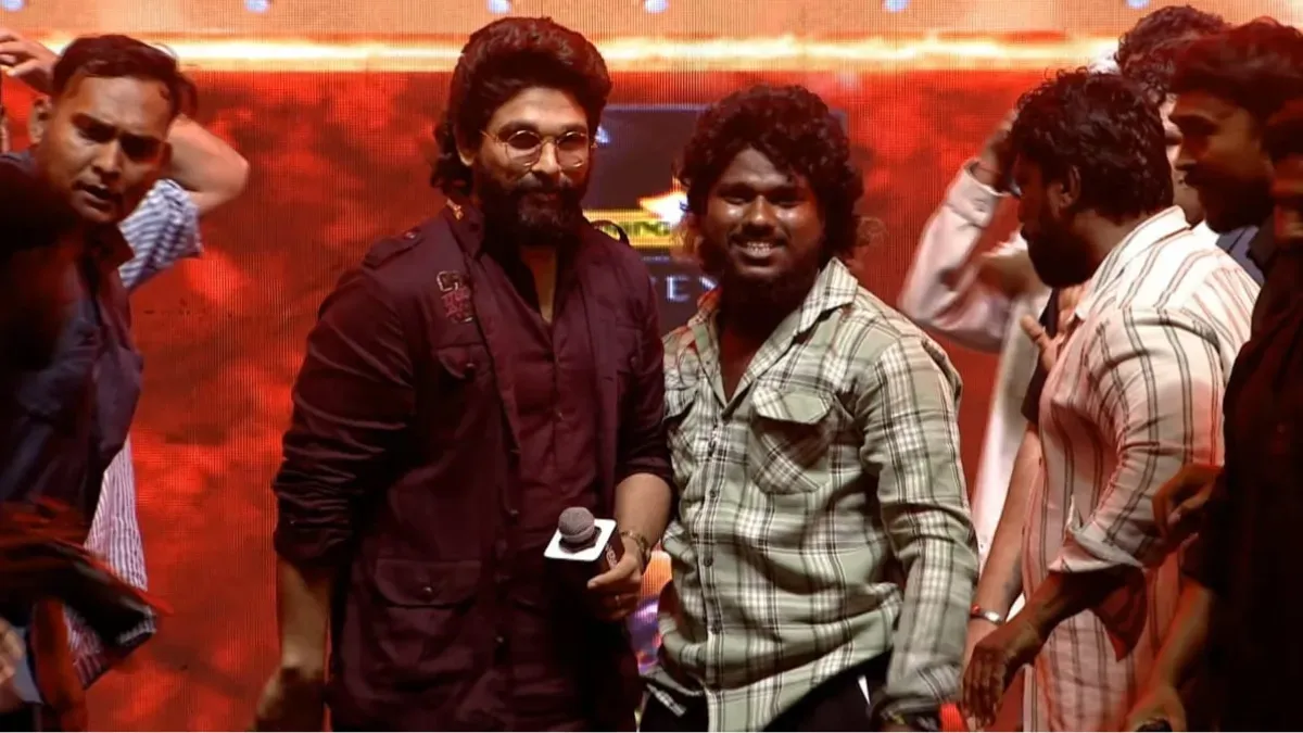 Pushpa 2: Allu Arjun's Fan Breaches Security To Meet Him At Telugu Movie's  Hyderabad Event, Netizens Call It 'Scripted'