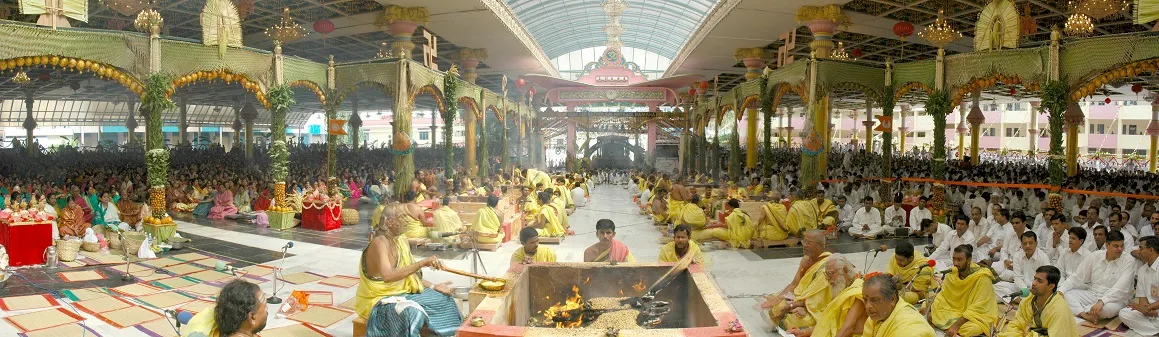 Sathya Sai with Students: The First Ati Rudra Maha Yajna at Prasanthi  Nilayam – Part 1 (A Photo Feature)