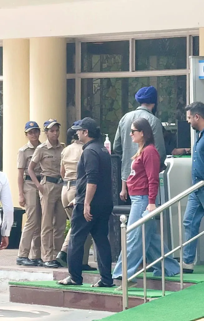 Saif Ali Khan attacked: Kareena Kapoor, Sara and other celebs visit actor  at hospital - India Today
