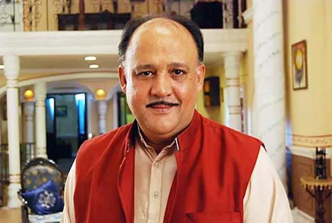 Samdhiji', 'Babuji' Alok Nath has a field day on Twitter - India Today