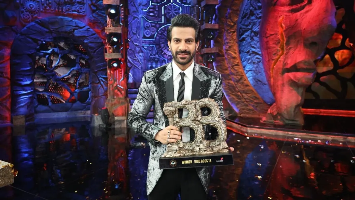Bigg Boss 18 Winner breaking news Karan Veer Mehra lifts the trophy, takes  Rs 50 lakh home - India Today