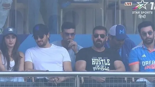 Pics: Ranbir Kapoor, Sidhart Malhotra, Kiara Advani, John Abraham and others watch India vs New Zealand worldcup semifinal - India Today