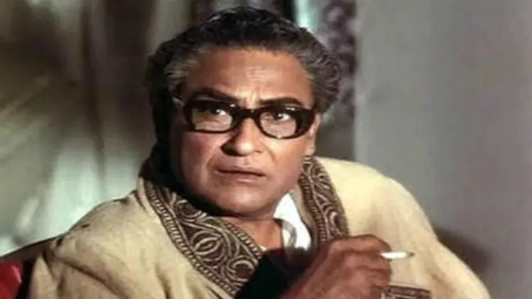 Ashok Kumar Birth Anniversary: बॉम्बे टॉकीज में लैब असिस्टेंट से बॉलीवुड के  दादा मुनी बनने का सफर, जानिए अशोक कुमार की पूरी कहानी - Journey from Lab  Assistant to Bollywood's ...