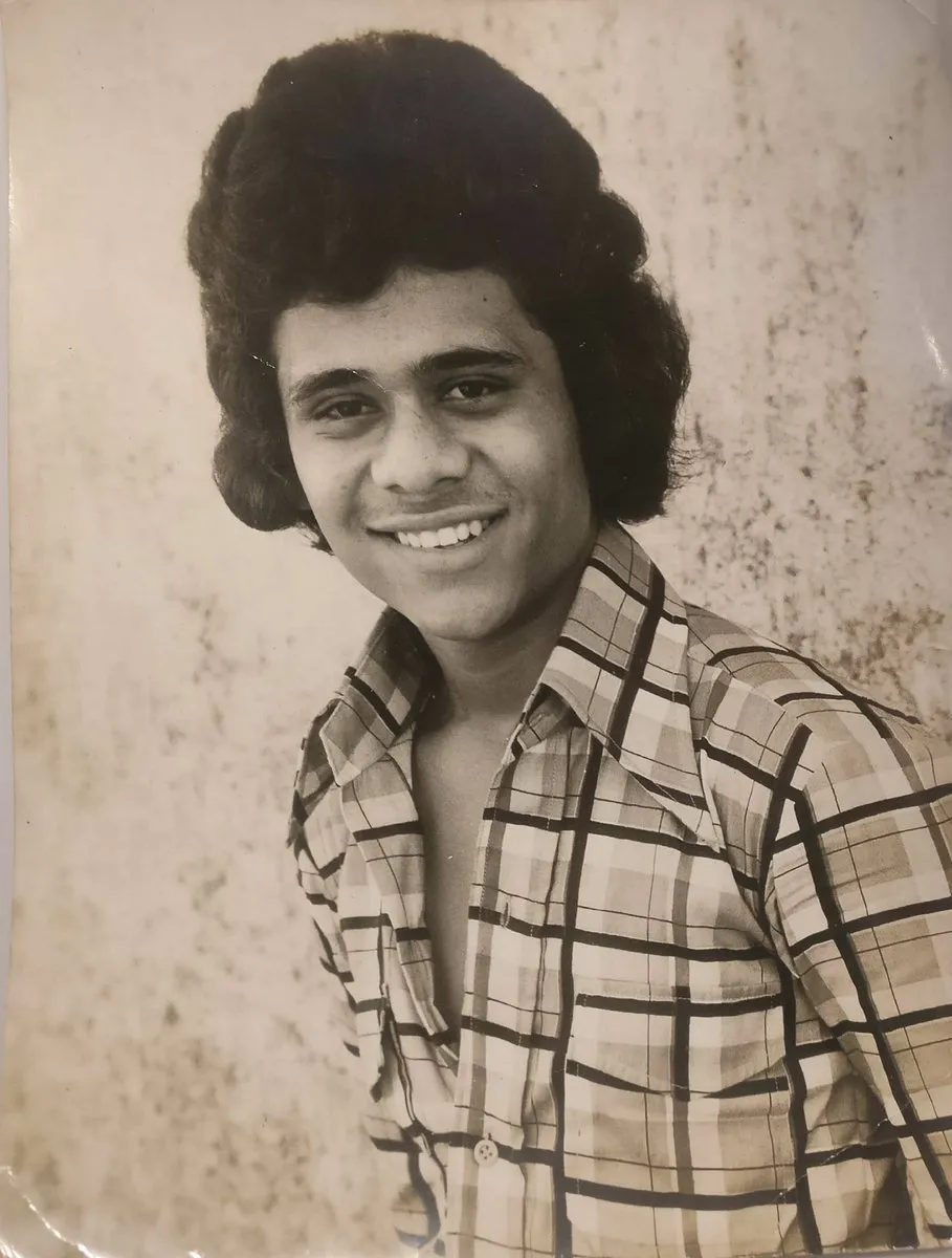 Anees Bazmee on X: "Seeing myself in my teens... aaj kal sab kehte hai isko  'THROWBACK' https://t.co/PgrO8qLr19" / X