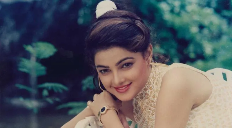 ममता कुलकर्णी के बॉलीवुड सफर से लेकर अंडरवर्ल्ड कनेक्शन तक का सफर जानिए -  mamta kulkarni birthday special life unknown facts-mobile