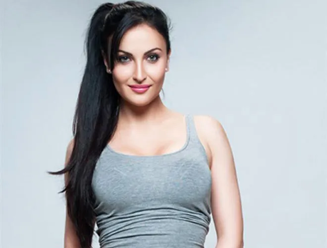 Bigg Boss 7: Salman's kindness meant a lot to me, says Elli Avram - India  Today