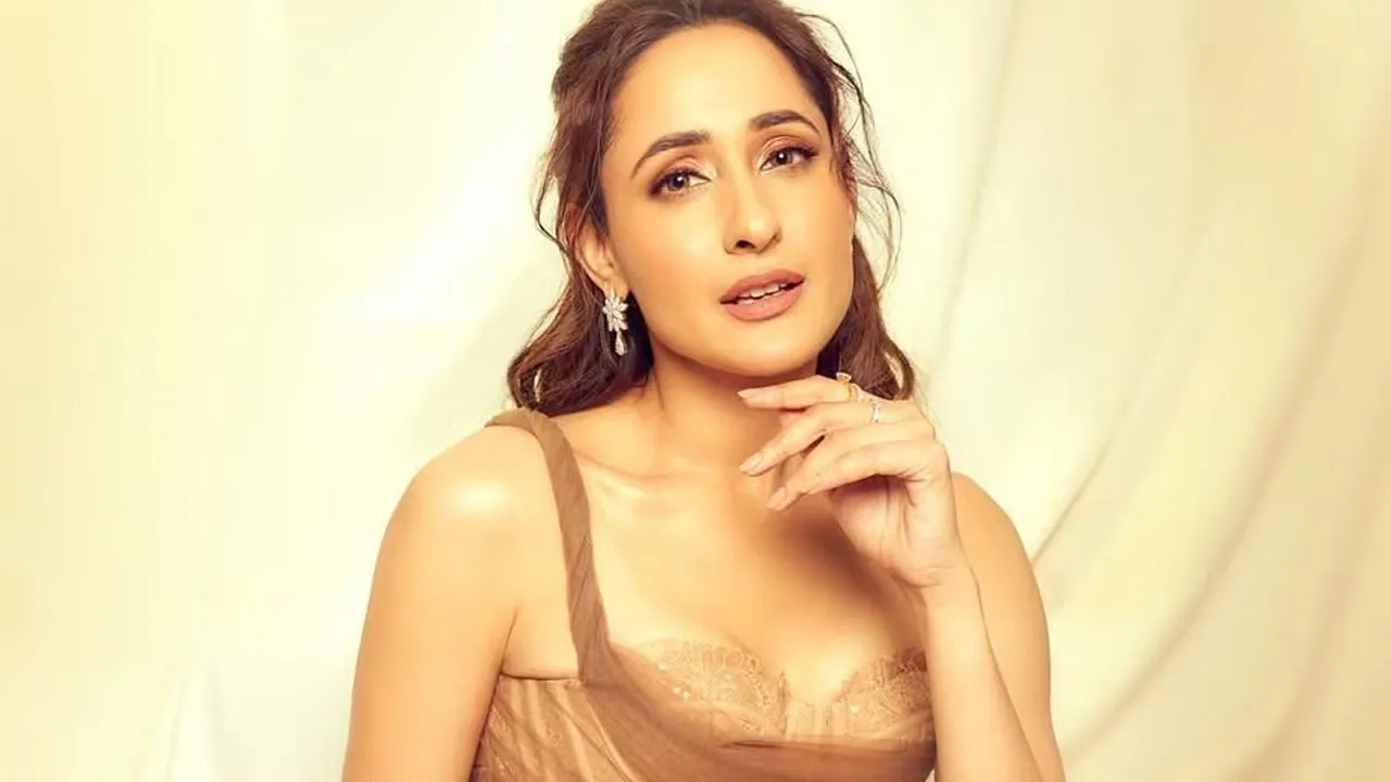 Pragya Jaiswal Sparks Marriage Rumors with Cricketer Shubman Gill