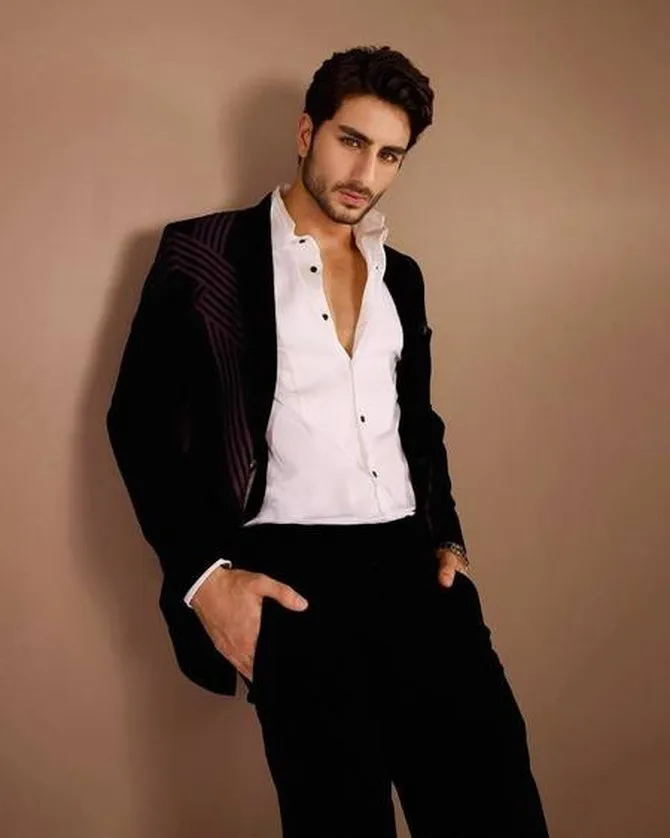 8 Potret Ibrahim Ali Khan yang Makin Ganteng, Disebut Bakal Debut Tahun  2024 Bareng Khushi Kapoor - Kapanlagi.com
