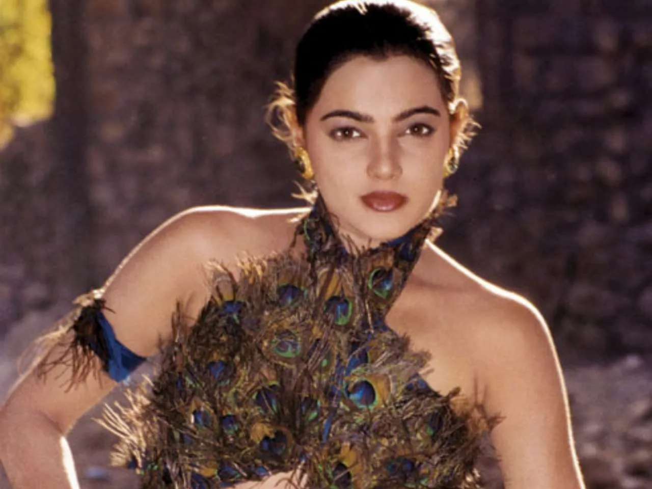 Meet actress who worked with SRK, Salman, Aamir, was bigger star than  Kajol, Karisma, Juhi, career got ruined after..