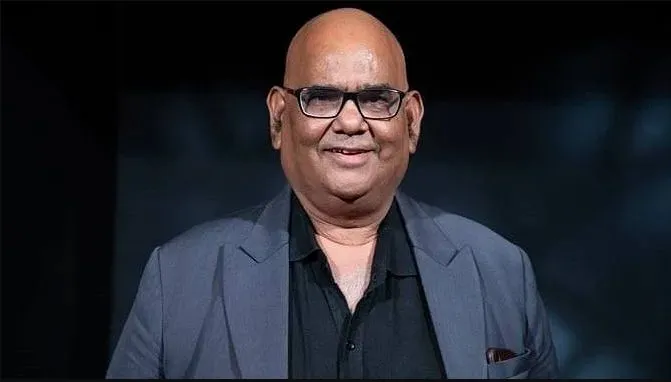 सतीश कौशिक की आखिरी फिल्म का ट्रेलर रिलीज, इमोशनल हुए अनिल कपूर, Video - Satish  kaushik last film kaagaz 2 trailer release anil kapoor gets emotional  anupam kher video tmovb