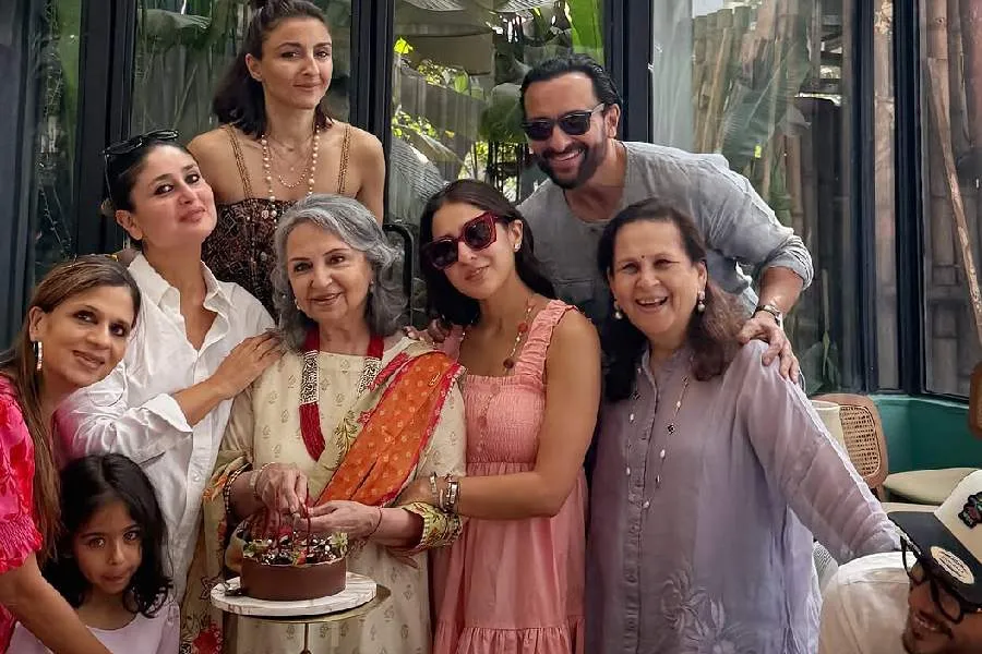 Sharmila Tagore birthday | Sharmila Tagore celebrates birthday with Kareena  Kapoor, Saif Ali Khan, Sara Ali Khan and Soha Ali Khan - Telegraph India