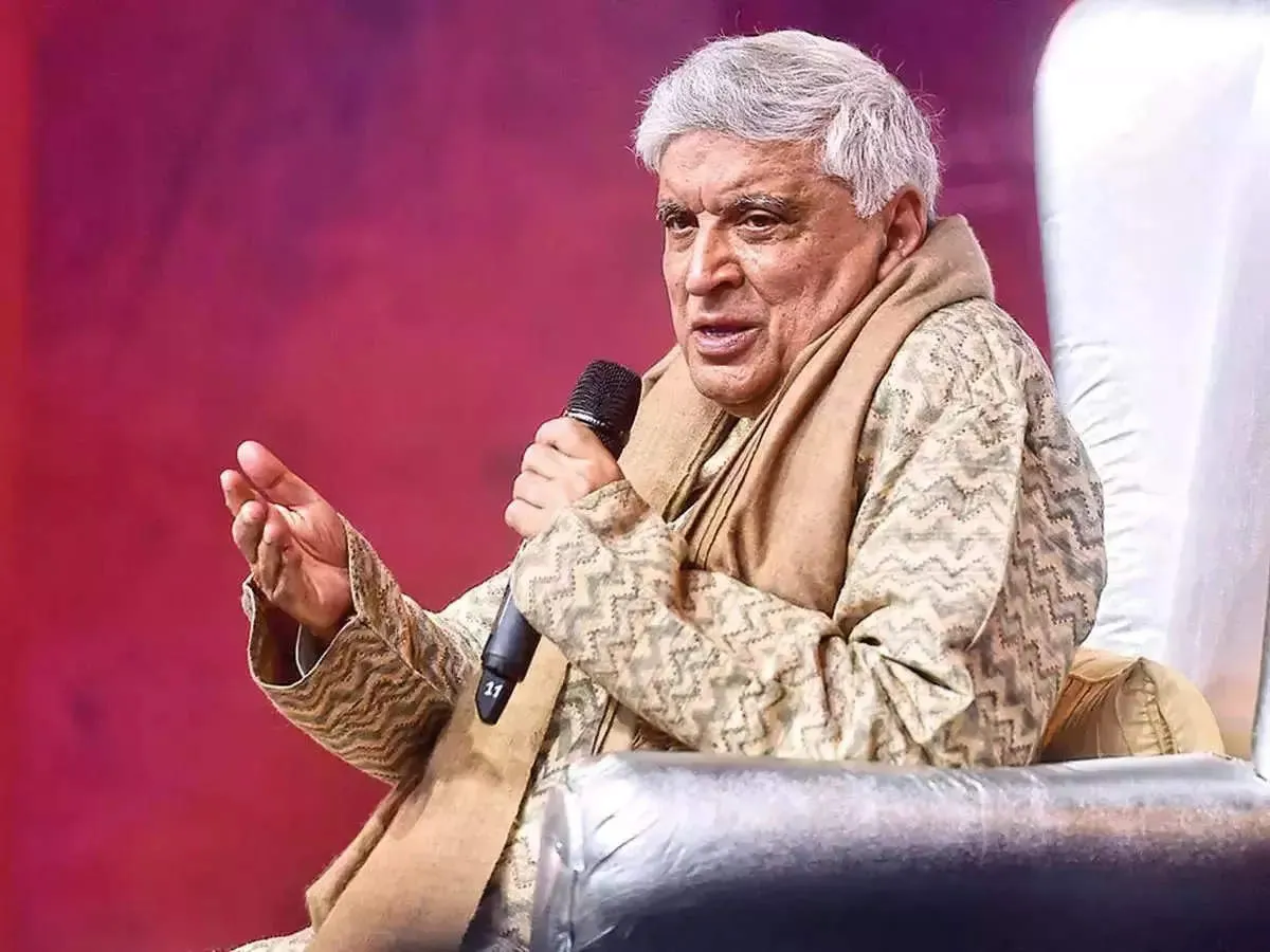 Javed Akhtar takes a dig at new generation of Bollywood stars, says their  grasp on Hindi language is pitiful - The Economic Times