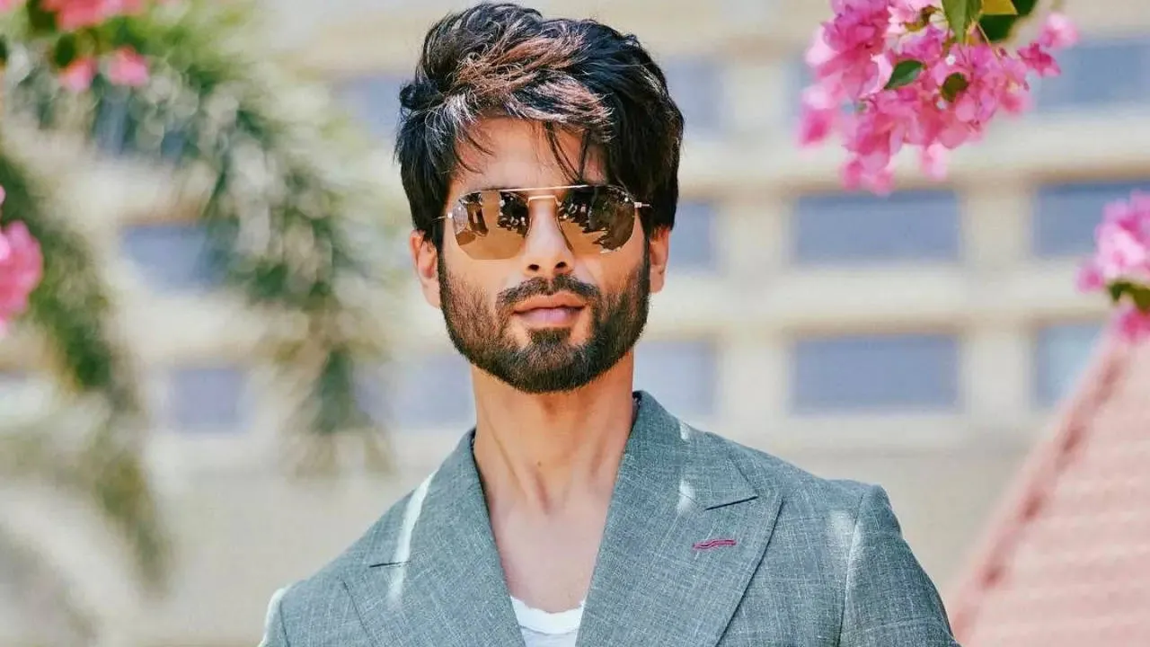 Shahid Kapoor: Overcoming Overthinking in a 20-year Career Journey | -  Times of India